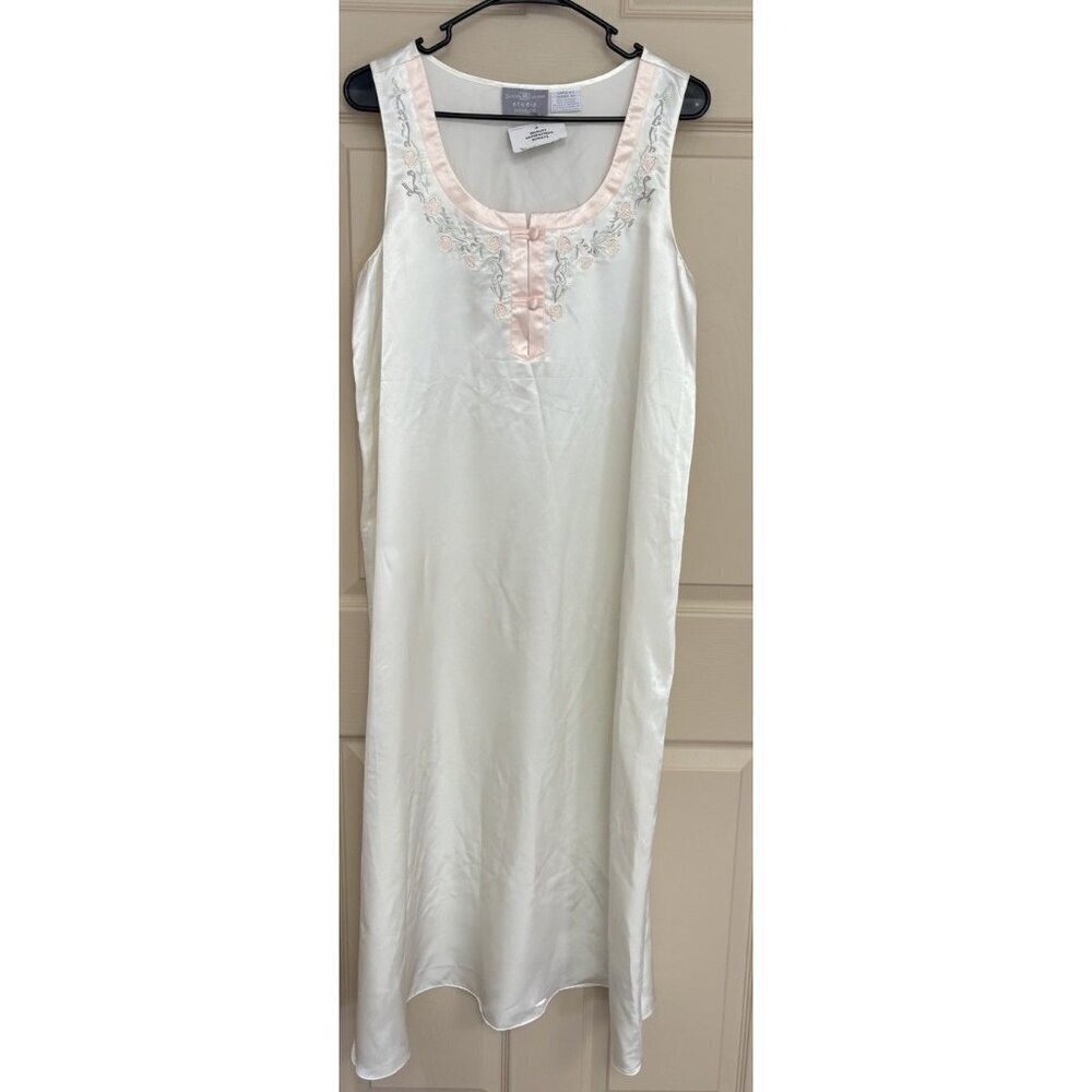 NEW VINTAGE JACLYN SMITH GLOSSY SHINY SATIN LONG IVORY NIGHTGOWN EMBROIDERED LG